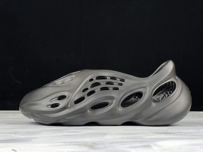 Yeezy Foam Slide Runner 0820